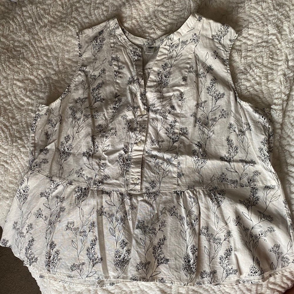 NWOT Linen Floral Peplum Sleeveless Top/Size: XXL